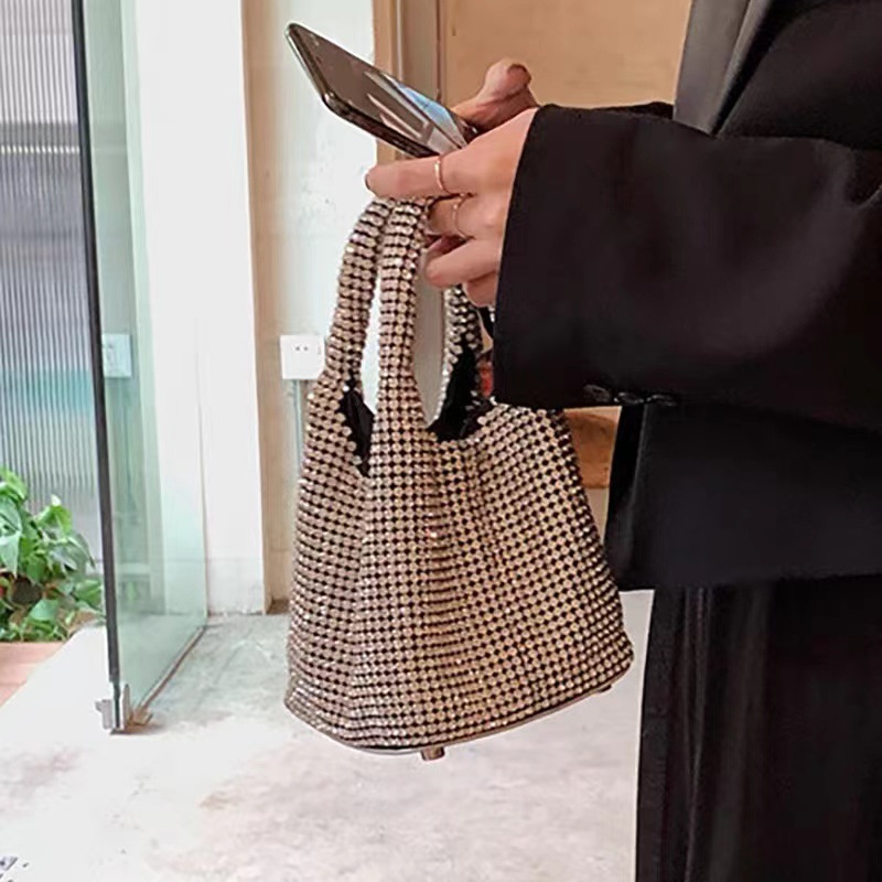 Tas Malam Bentuk Ember Air Ber - Women Bags Wholesale ulasan dan harga